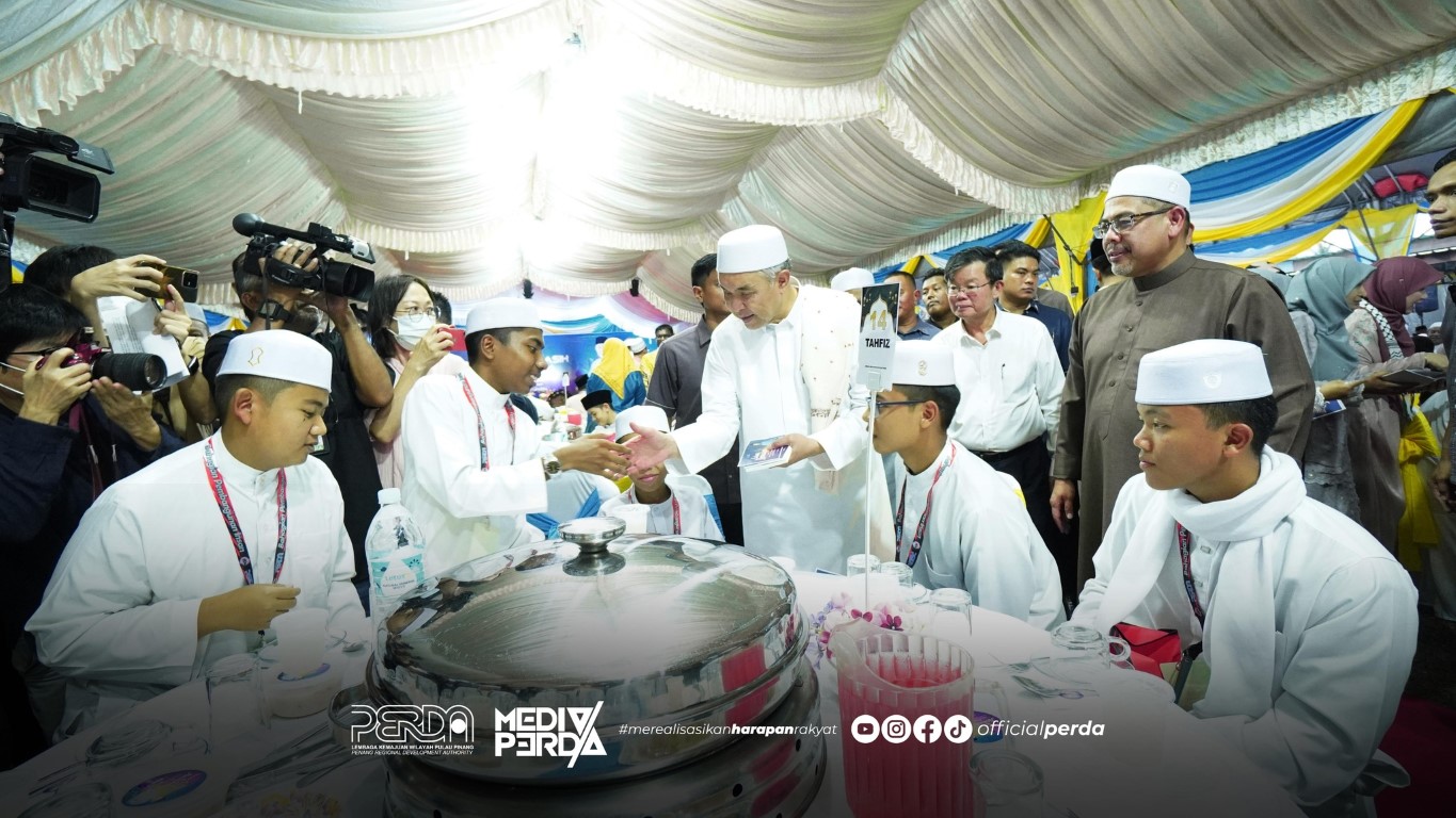 Majlis Santunan Kasih Ramadan bersama Timbalan Perdana Menteri dan Menteri KKDW, YAB Dato' Seri Dr. Ahmad Zahid Hamidi anjuran PERDA